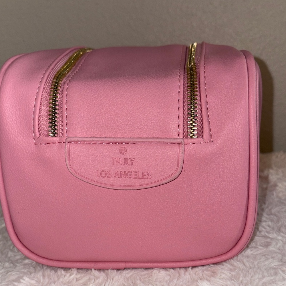 TRULY Barbie Signature Vanity Case - Picture 2 of 4